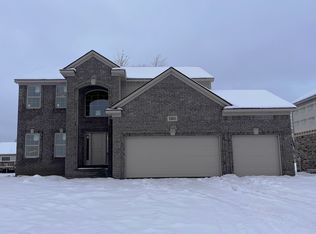 53853 Andrew Dr, Chesterfield, MI 48051