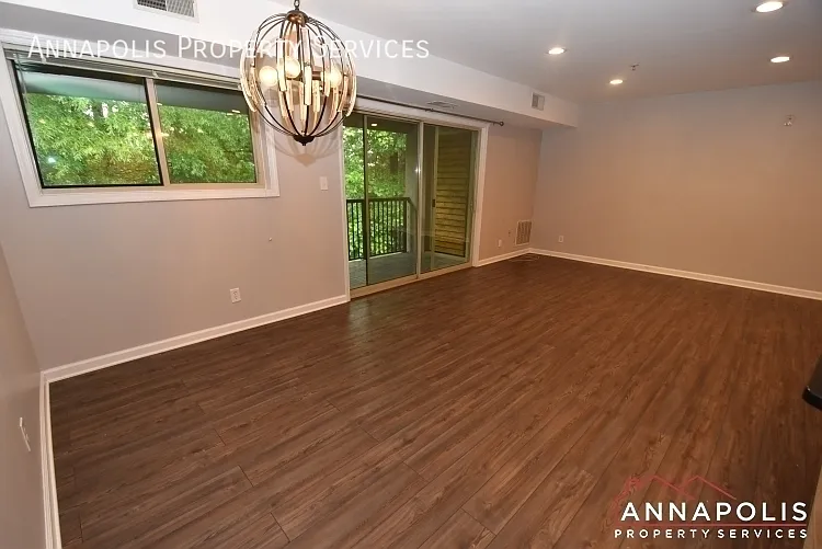 1101 Primrose Ct #302 — Photo 6