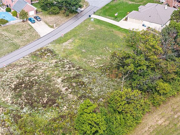 3rd image of 53 Ridgewood Dr