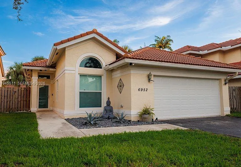 6952 NW 27th Ct — Photo 33