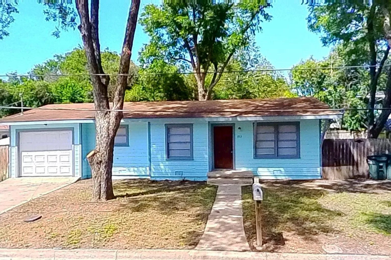 2 bed, 1216 sqft, $1,600 — Photo 1