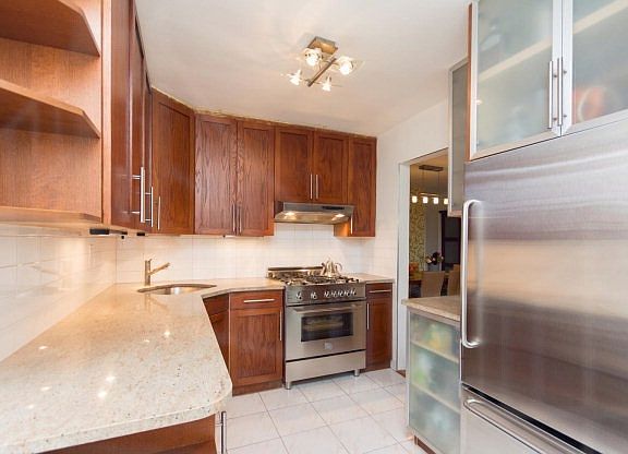 4th image of 679 W 239th St APT 4H