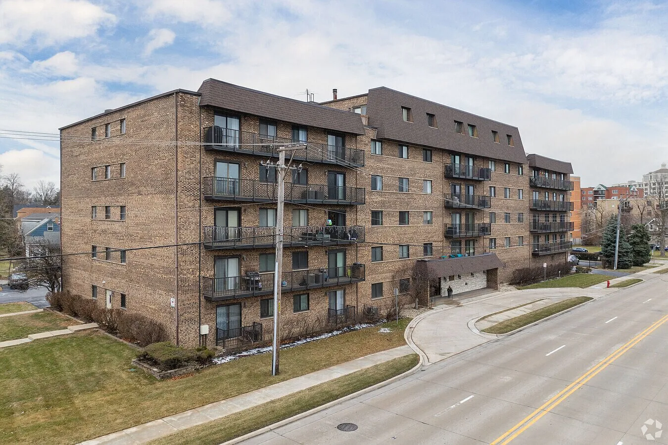 2 bed, 1000 sqft, $2,100 — Photo 2