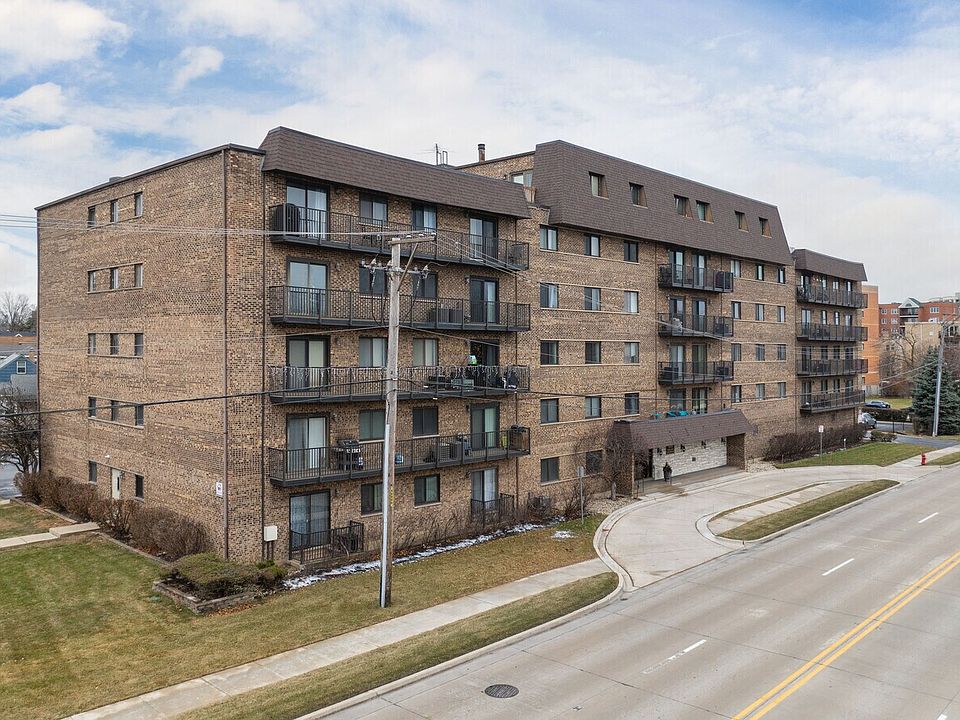 2nd image of 960 S Des Plaines River Rd #501
