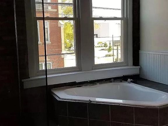 4th image of 1815 Bailey Ave #F