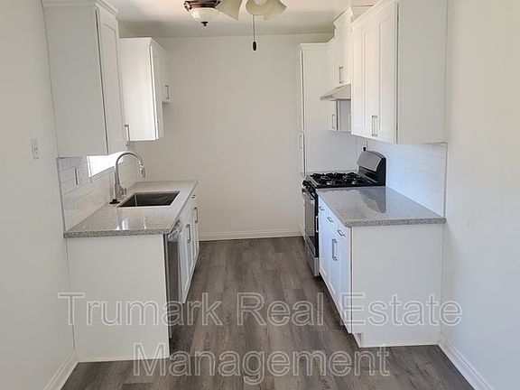 4th image of 210 W Tujunga Ave APT 24
