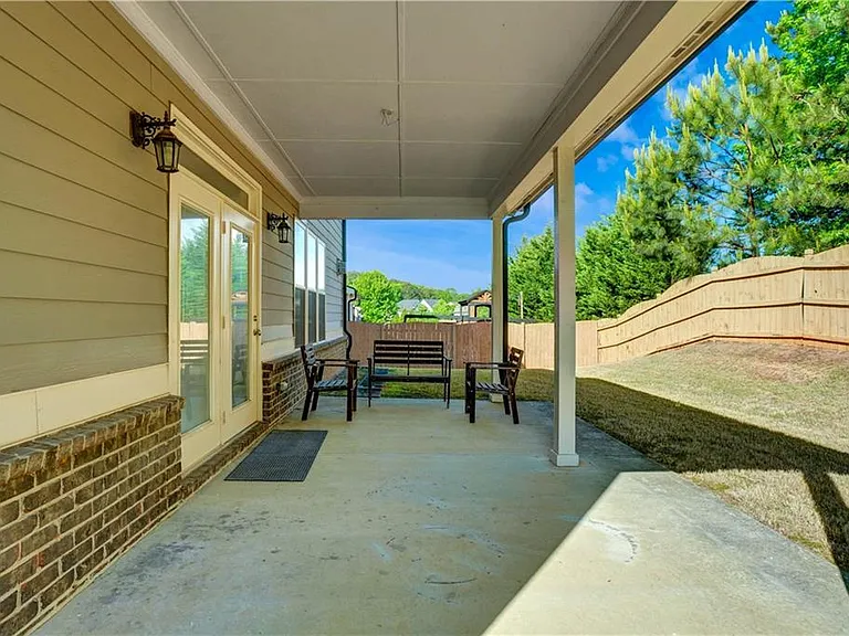 633 Leland Pkwy — Photo 37