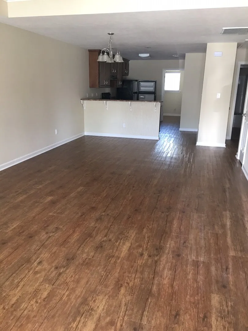 Magnolia Ct., 127-B — Photo 3