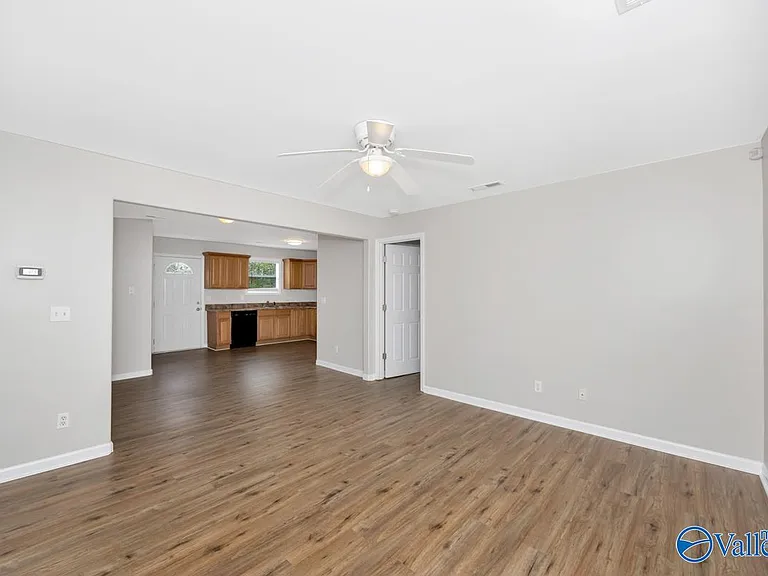 800 Linwood Dr NW — Photo 9