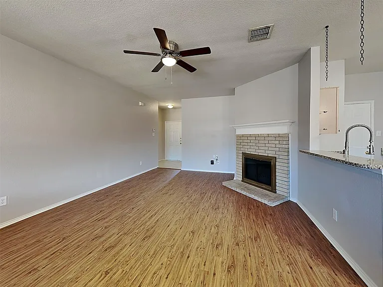 9940 Blue Bell Dr — Photo 2