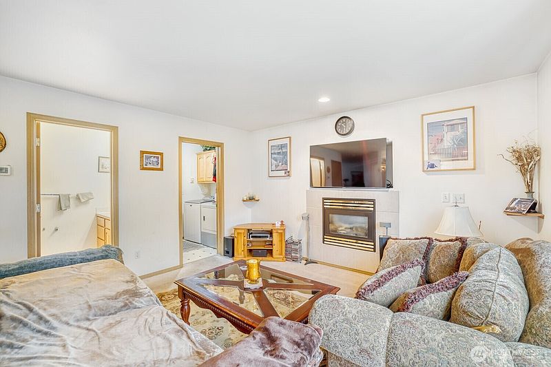 4th image of 10205 61st Avenue NE
