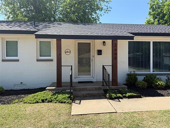 4th image of 2600 NW 49th St