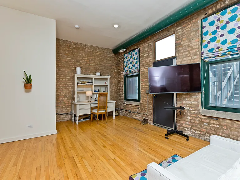 1470 N Milwaukee Ave #3 — Photo 7