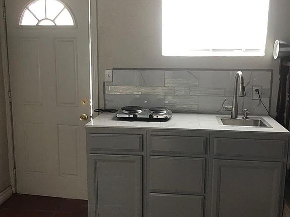4th image of 8732 Colbath Ave