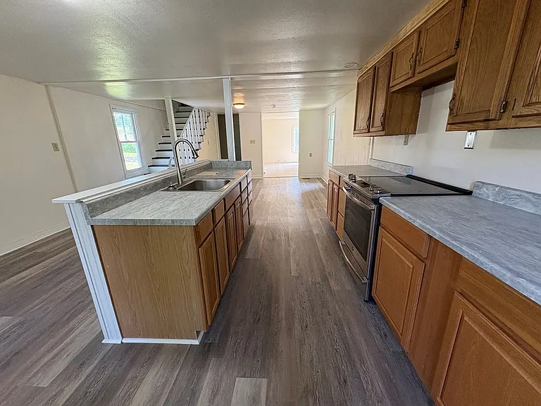 1058 Campbell Run Rd — Photo 12