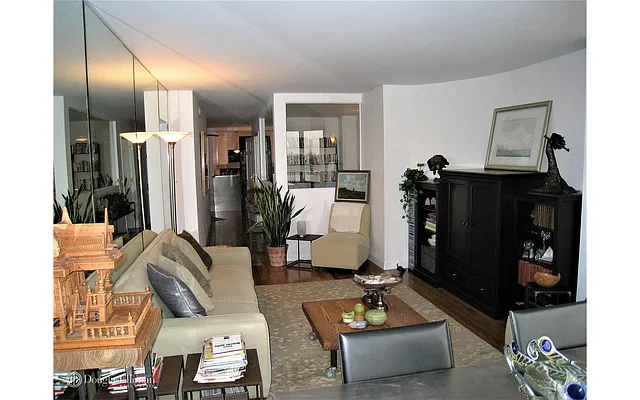 Rented by Douglas Elliman | media 23
