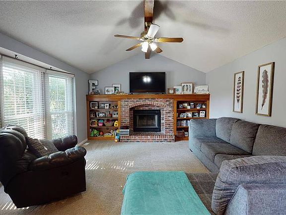 2nd image of 5578 Lewis Dr