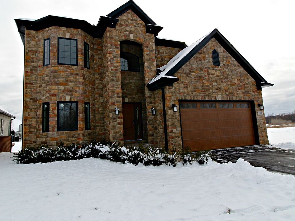 1st image of 10631 Lone Oak Cir