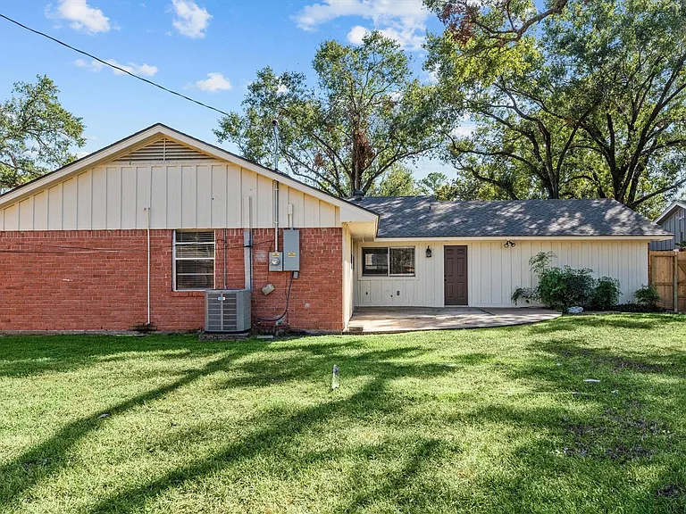 10030 Haddington Dr — Photo 26