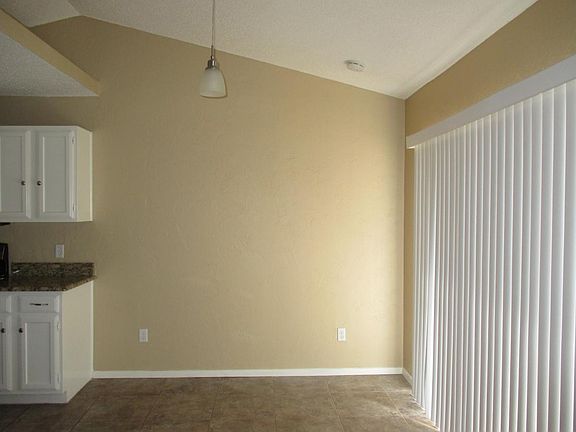 4th image of 5516 Blue Spruce Dr
