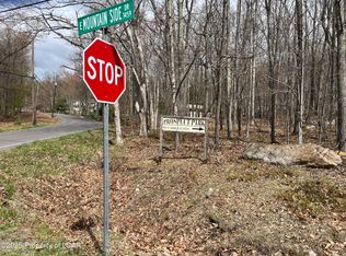 31 E Mountain Side Dr, Sugarloaf, PA 18249