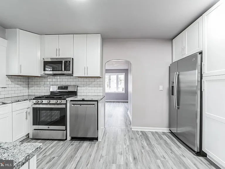 19 McClellan Ave — Photo 8