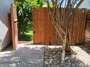 872 N Smoketree Ave #B, Rialto, CA 92376
