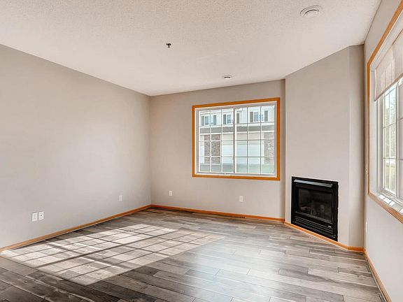 3rd image of 4648 Blaine Ave
