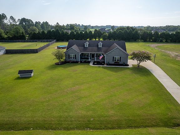 3rd image of 37 Woody Springs Dr