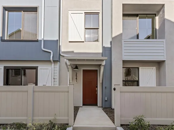 2541 Delphinium Ln, Carlsbad, CA 92008