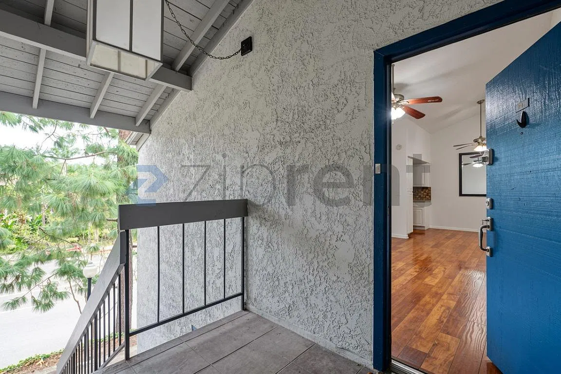 2 bed, 907 sqft, $2,800 — Photo 1