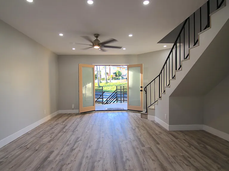 120 Roswell Ave #12 — Photo 48