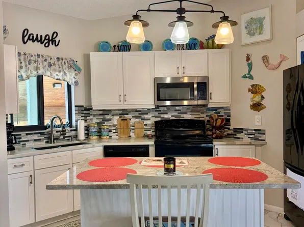 5415 Casablanca Circle #L25, Sebring, FL 33870