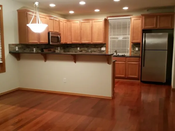 6736A Mary Ave NW, Seattle, WA 98117