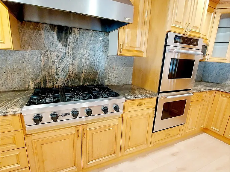 16545 Park Lane Cir — Photo 15