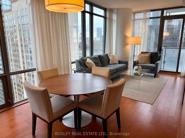 38 Grenville St Unit 2107, Toronto, ON M4Y 1A5