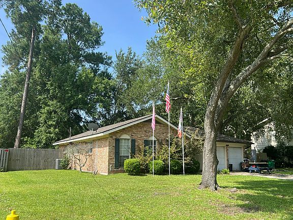 3rd image of 1027 Del Norte Cir