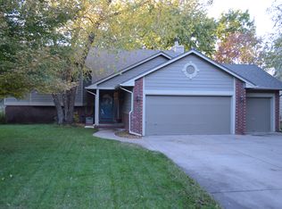 719 S Mockingbird Ln, Derby, KS 67037