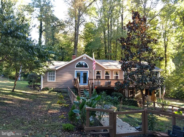 6021 Fir Rd, Saint Leonard, MD 20685