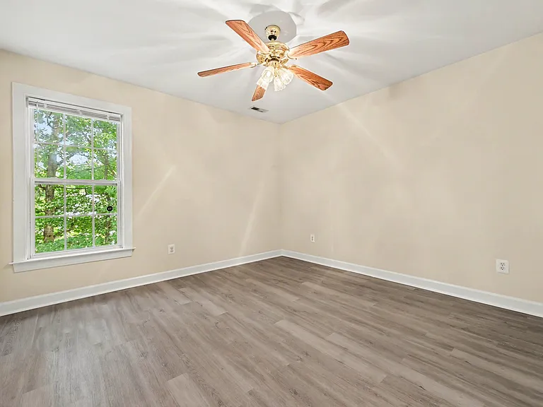 1203 Fairfax Woods Dr — Photo 21