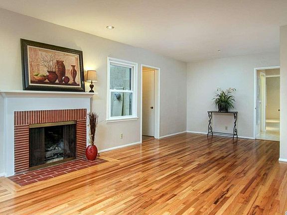 3rd image of 2617 Whitney Dr