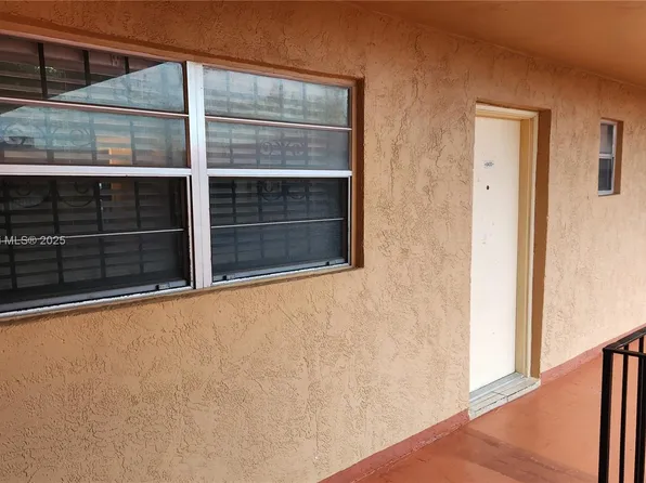1810 W 56th St APT 3420, Hialeah, FL 33012