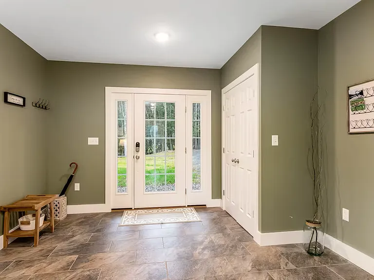 167 E Countryside Rd — Photo 3