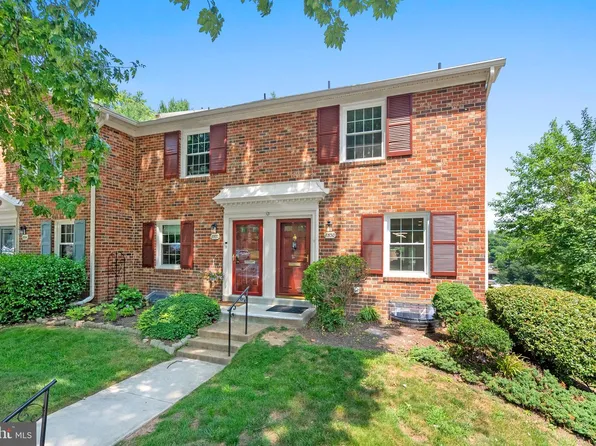 8530 Barrington Ct #938, Springfield, VA 22152