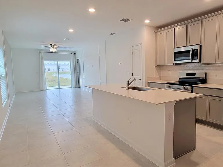 2195 Green Valley St — Photo 3