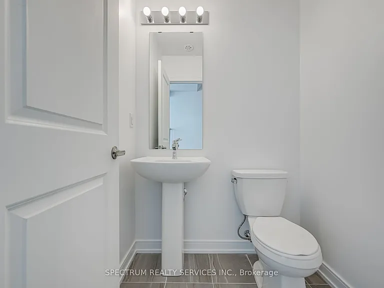 146 Blue Forest Cres — Photo 29