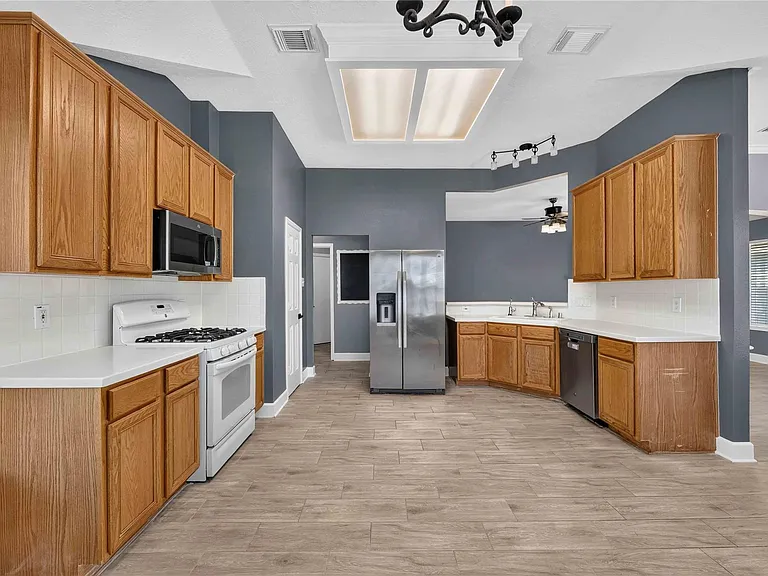 3519 Crescent Dr — Photo 10