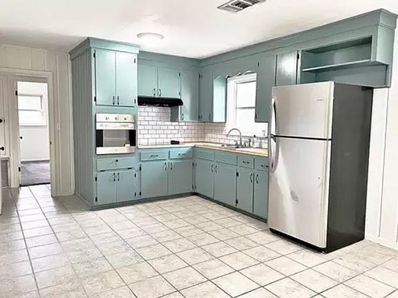 Combo Kitchen/Dining Room