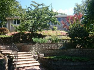 100 Risley Rd, Chestnut Hill, MA 02132