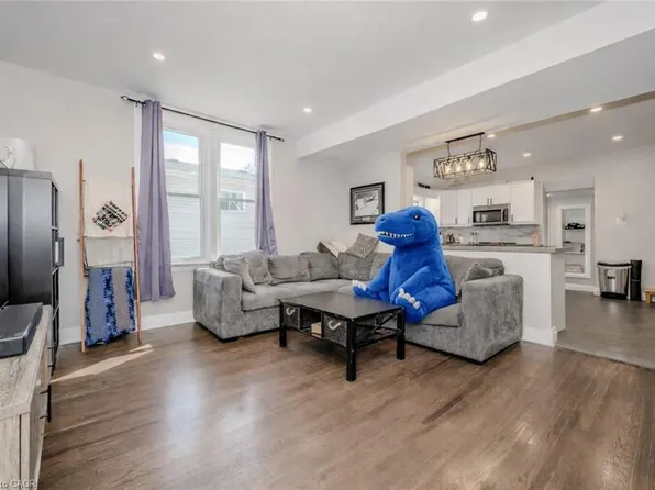 126 Poplar Ave, Halton Hills, ON L7J 2E2